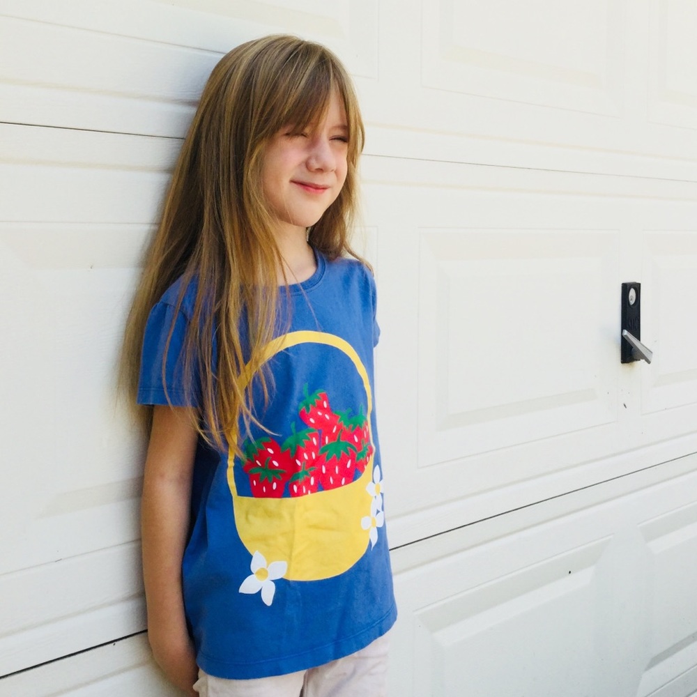 Mini Boden Girls Tee Strawberries EUC